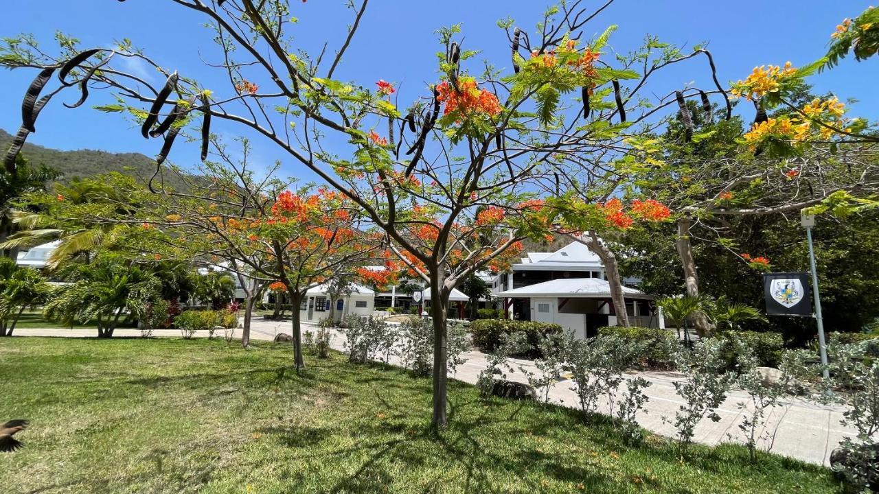 Island Escape, Marina Paradise & Beach Adventures Cul de Sac Exterior photo